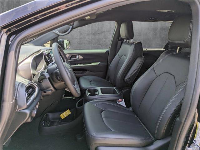 new 2025 Chrysler Pacifica car, priced at $39,991