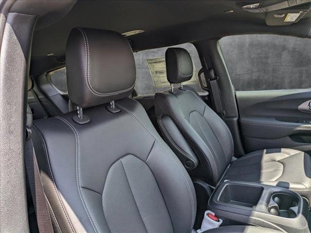 new 2025 Chrysler Pacifica car, priced at $39,991