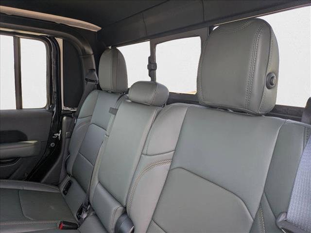 new 2025 Jeep Gladiator car, priced at $50,147