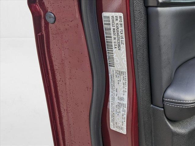 new 2025 Jeep Grand Cherokee car, priced at $33,484