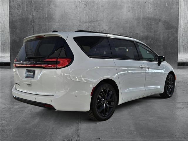 new 2024 Chrysler Pacifica car, priced at $40,991