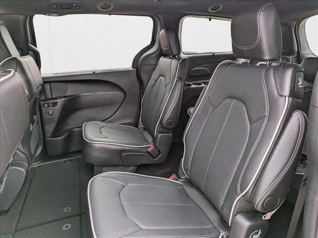 new 2025 Chrysler Pacifica car, priced at $45,741