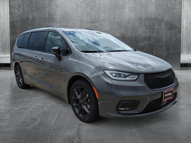 new 2025 Chrysler Pacifica car, priced at $53,340