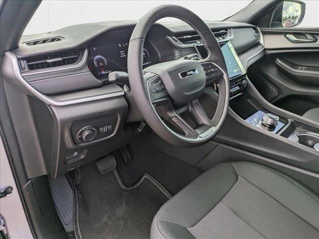 new 2025 Jeep Grand Cherokee car, priced at $33,484