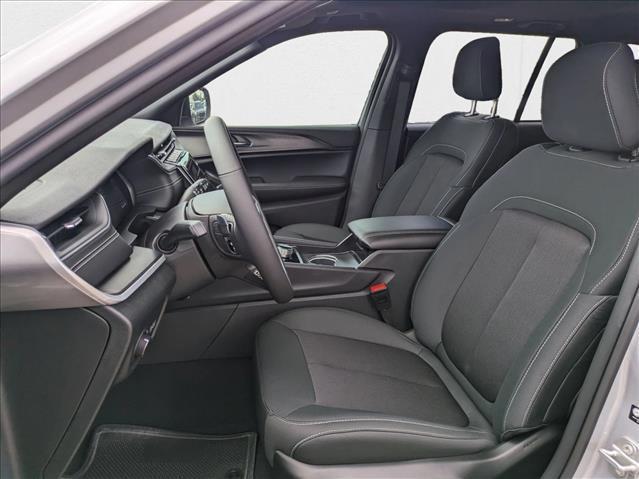 new 2025 Jeep Grand Cherokee car, priced at $34,741