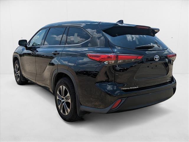 used 2020 Toyota Highlander car, priced at $24,998
