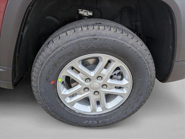 new 2025 Jeep Grand Cherokee car, priced at $32,897