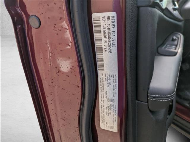 new 2025 Jeep Grand Cherokee car, priced at $32,897