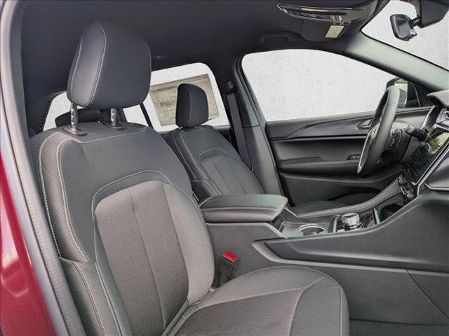 new 2025 Jeep Grand Cherokee car, priced at $32,897