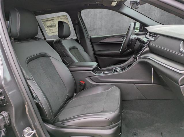 new 2025 Jeep Grand Cherokee car, priced at $40,991