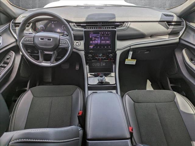 new 2025 Jeep Grand Cherokee car, priced at $38,342