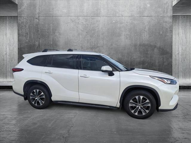 used 2020 Toyota Highlander car, priced at $27,989