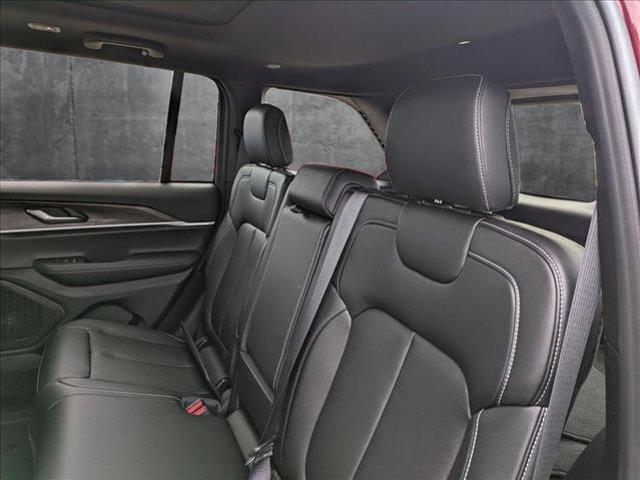 new 2025 Jeep Grand Cherokee car, priced at $43,991