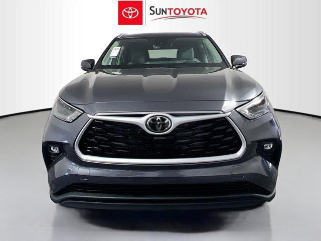 new 2025 Toyota Highlander Hybrid car, priced at $49,883