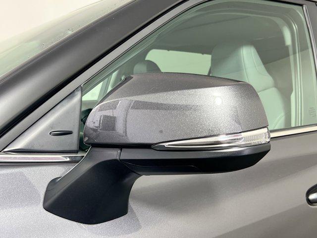 new 2025 Toyota Highlander Hybrid car, priced at $49,883