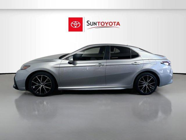 used 2022 Toyota Camry Hybrid car, priced at $27,431