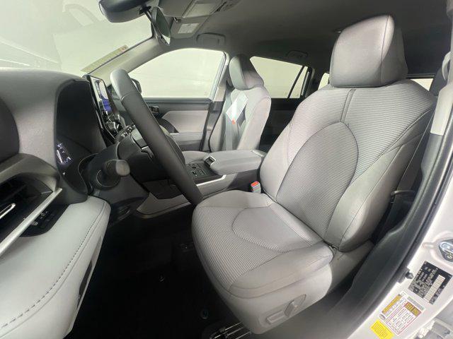 used 2024 Toyota Highlander car, priced at $38,649