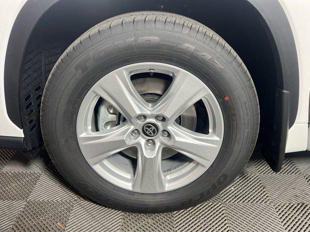 used 2024 Toyota Highlander car, priced at $38,649