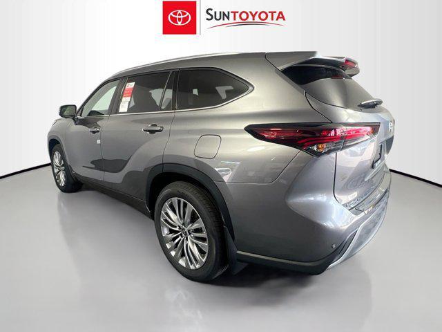 new 2025 Toyota Highlander Hybrid car, priced at $57,278