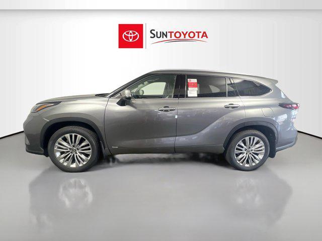 new 2025 Toyota Highlander Hybrid car, priced at $57,278