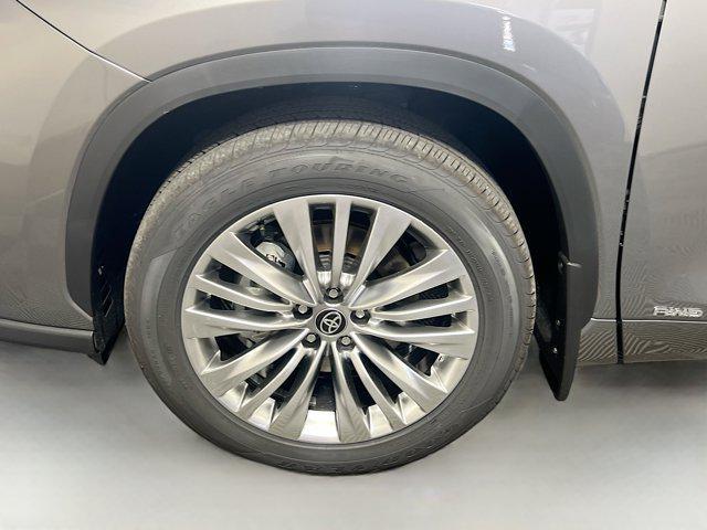 new 2025 Toyota Highlander Hybrid car, priced at $57,278