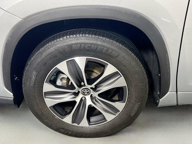 used 2023 Toyota Highlander car, priced at $34,261