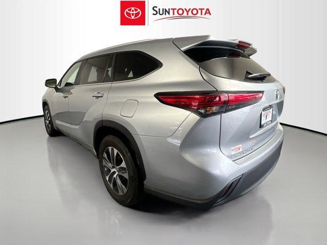 used 2023 Toyota Highlander car, priced at $34,261