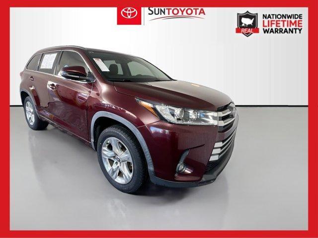 used 2019 Toyota Highlander car, priced at $29,399