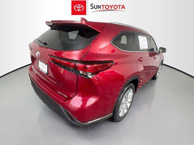 used 2023 Toyota Highlander car, priced at $41,619