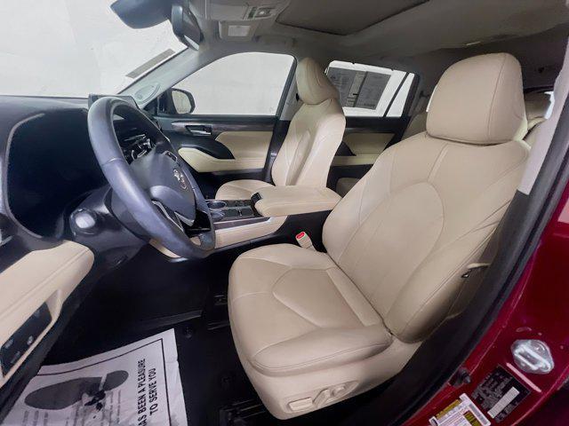 used 2023 Toyota Highlander car, priced at $41,619