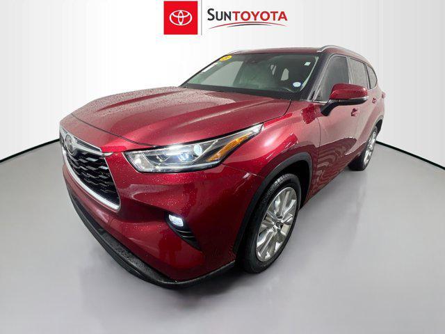 used 2023 Toyota Highlander car, priced at $41,619