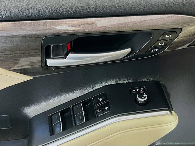 used 2023 Toyota Highlander car, priced at $41,619