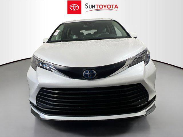 new 2025 Toyota Sienna car, priced at $47,098