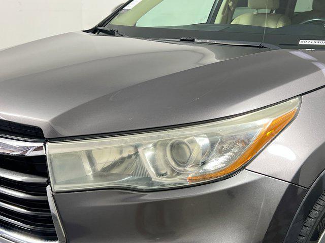 used 2016 Toyota Highlander car, priced at $22,975