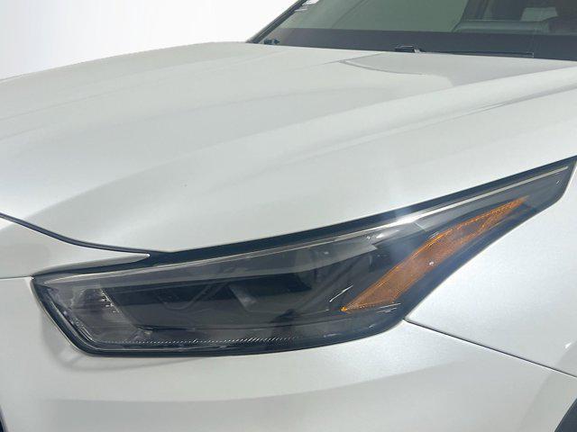 used 2023 Toyota Highlander Hybrid car, priced at $27,597