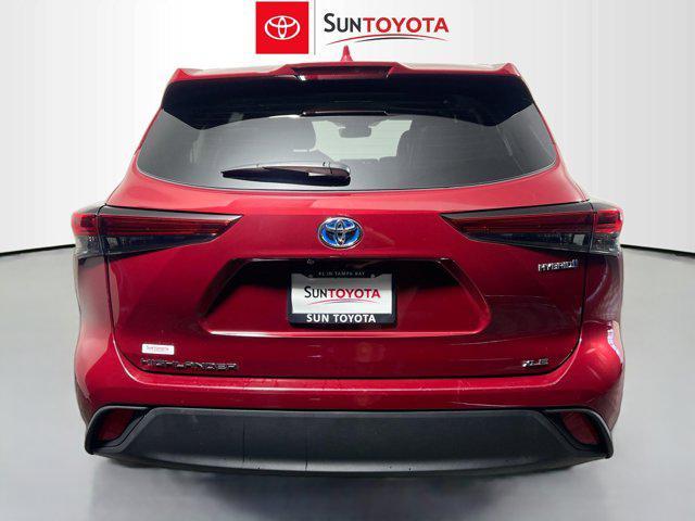 used 2022 Toyota Highlander car, priced at $36,490