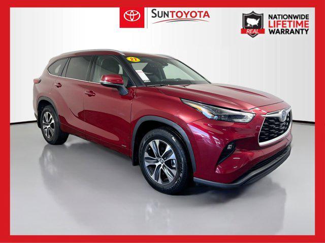 used 2022 Toyota Highlander car, priced at $36,490