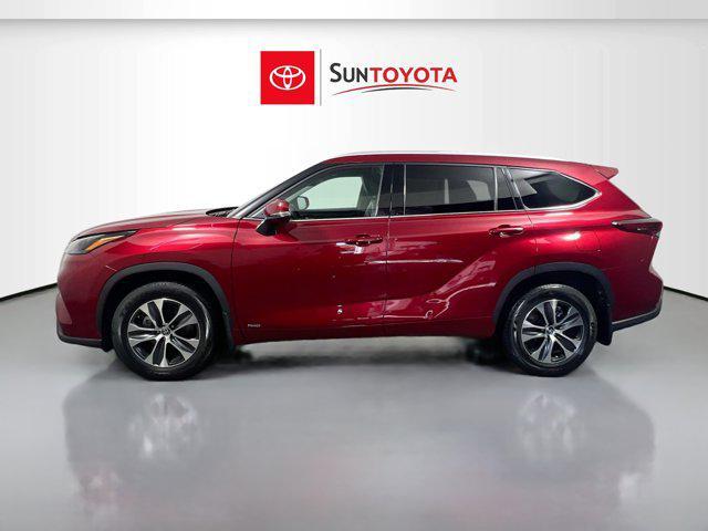 used 2022 Toyota Highlander car, priced at $36,490
