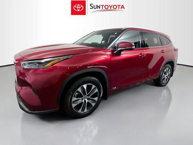 used 2022 Toyota Highlander car, priced at $36,490