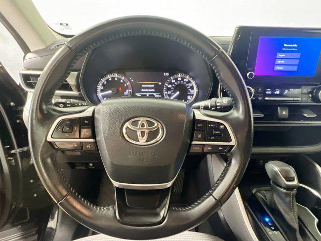 used 2023 Toyota Highlander car, priced at $28,998