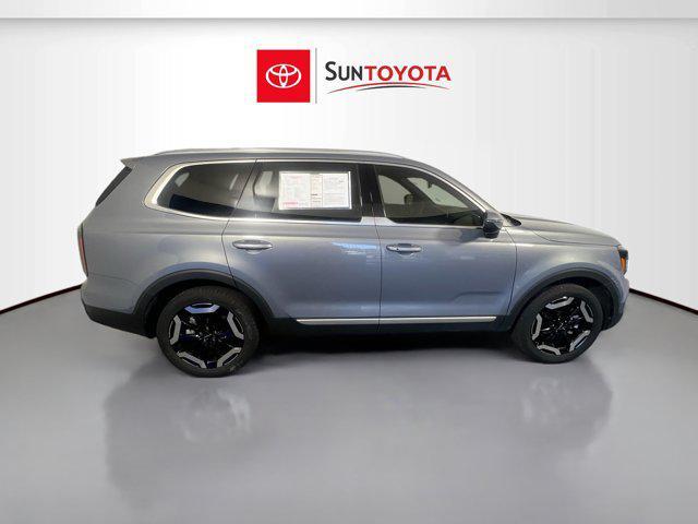 used 2023 Kia Telluride car, priced at $36,215