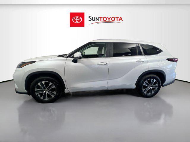 used 2024 Toyota Highlander car, priced at $38,291