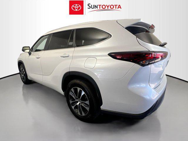 used 2024 Toyota Highlander car, priced at $38,291