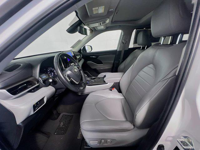 used 2024 Toyota Highlander car, priced at $38,291