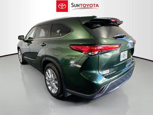 used 2023 Toyota Highlander car, priced at $41,210