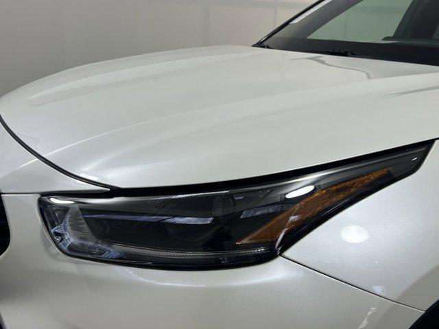 used 2021 Toyota Highlander car, priced at $33,821