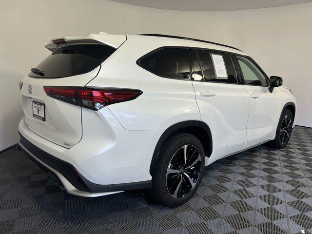 used 2021 Toyota Highlander car, priced at $33,821