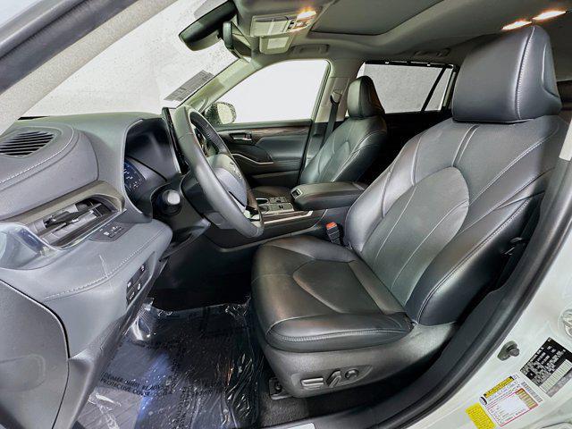 used 2023 Toyota Highlander car, priced at $37,621