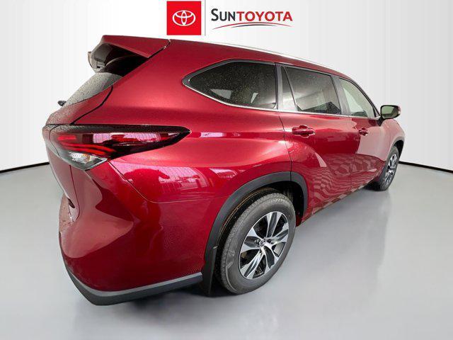 new 2025 Toyota Highlander car, priced at $47,158