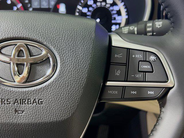 new 2025 Toyota Highlander car, priced at $47,158